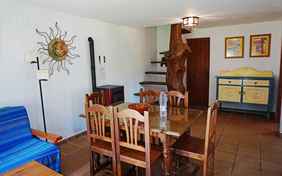 Haus 1: Wohn-Esszimmer mit Küchenbereich